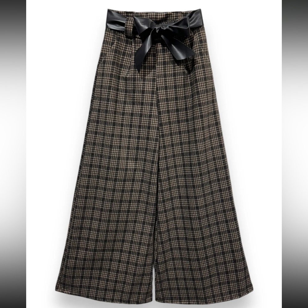 MADE IN ITALY PLAID WIDE LEG PANTS
Fabulous wide leg pants